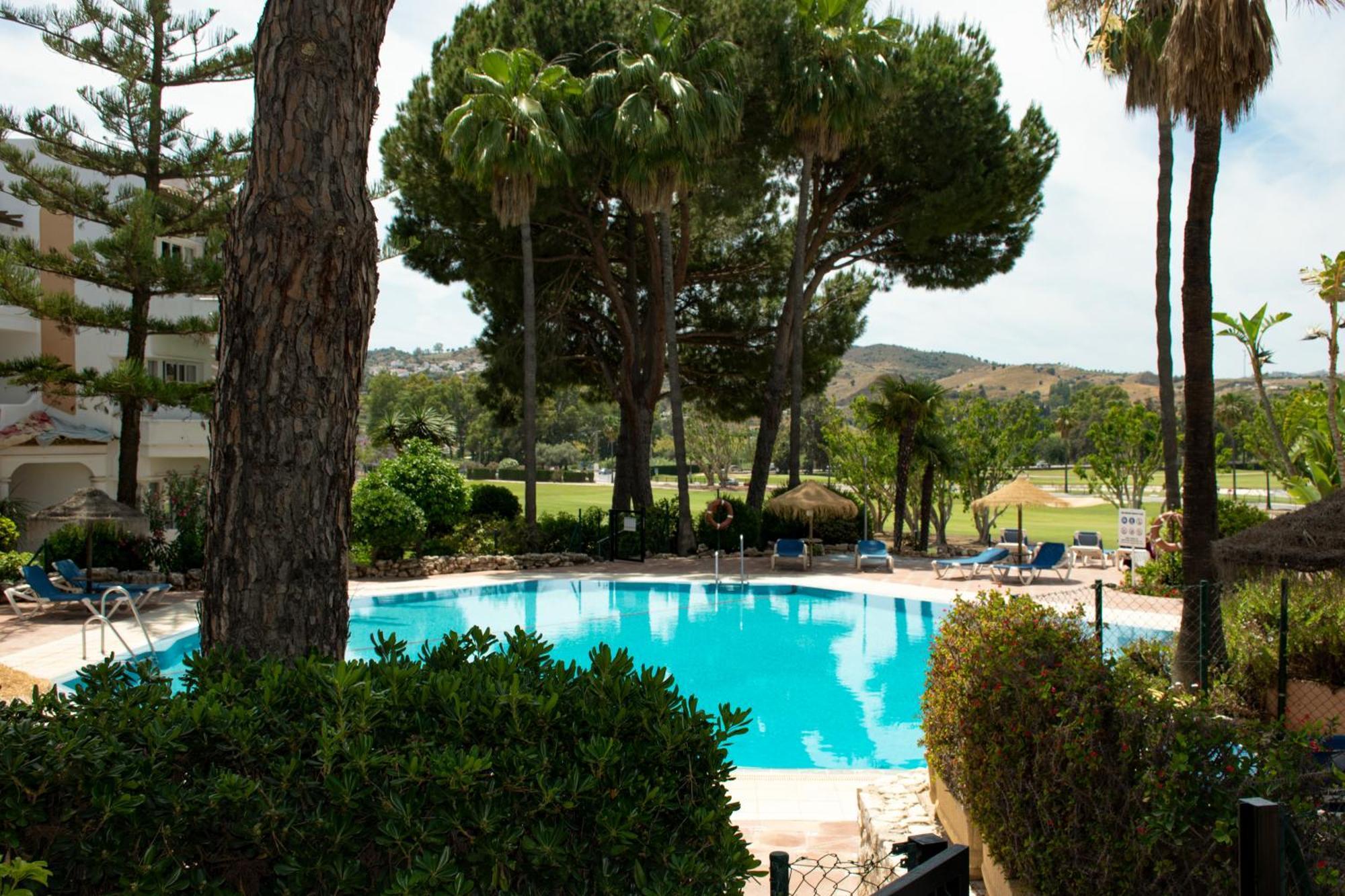 フエンヒロラLeos Mijas Golfアパートメント エクステリア 写真