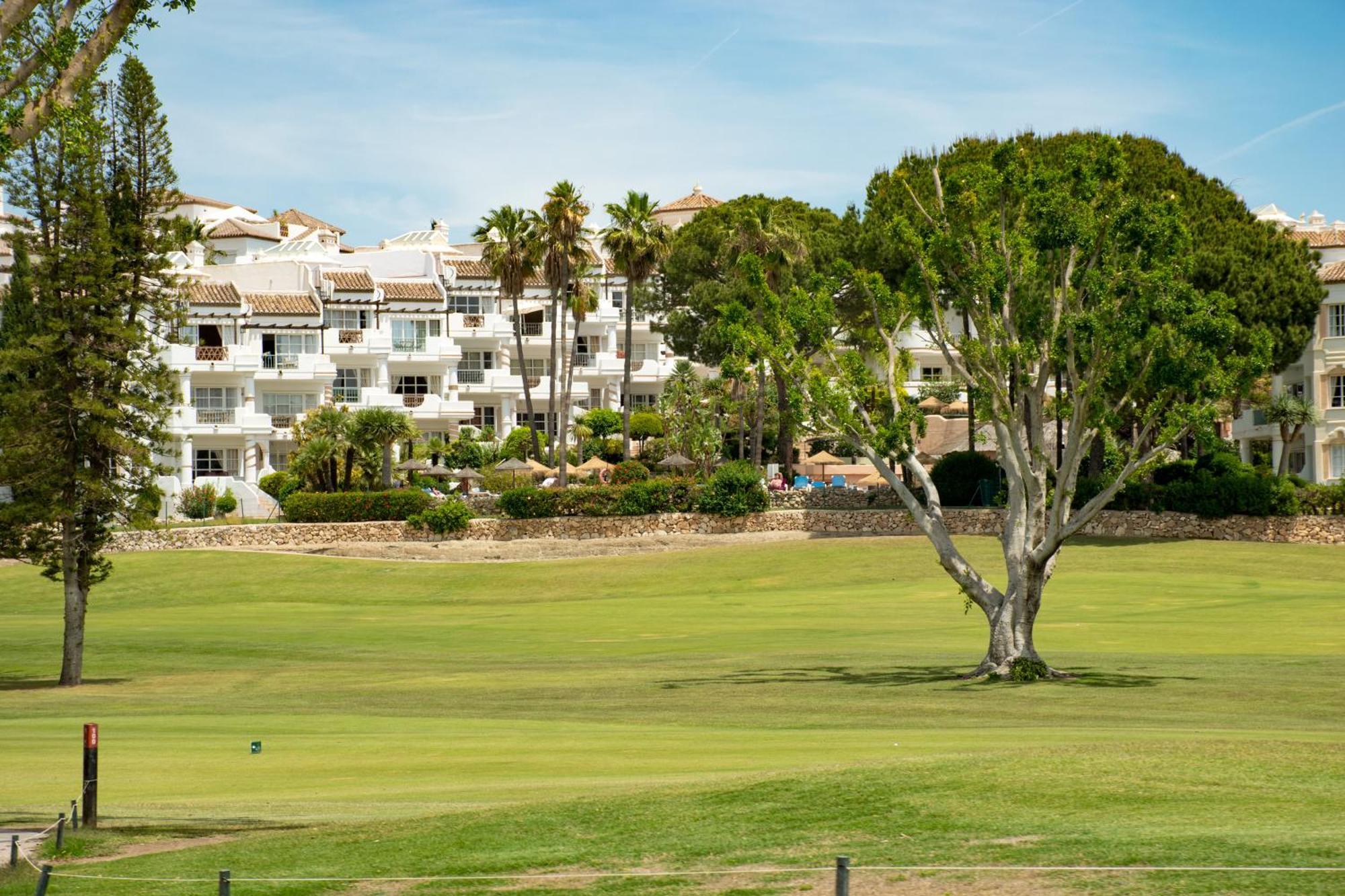 フエンヒロラLeos Mijas Golfアパートメント エクステリア 写真
